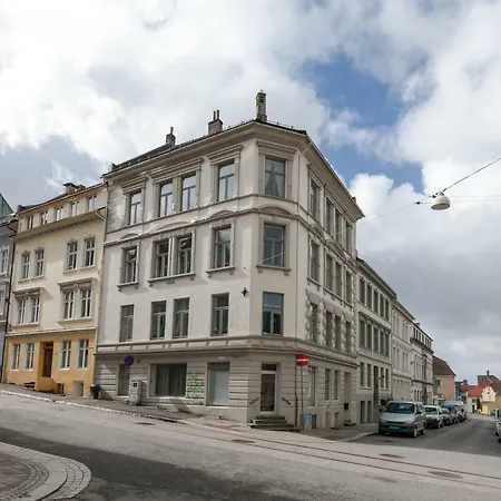 Rosenbergsgaten 9 *